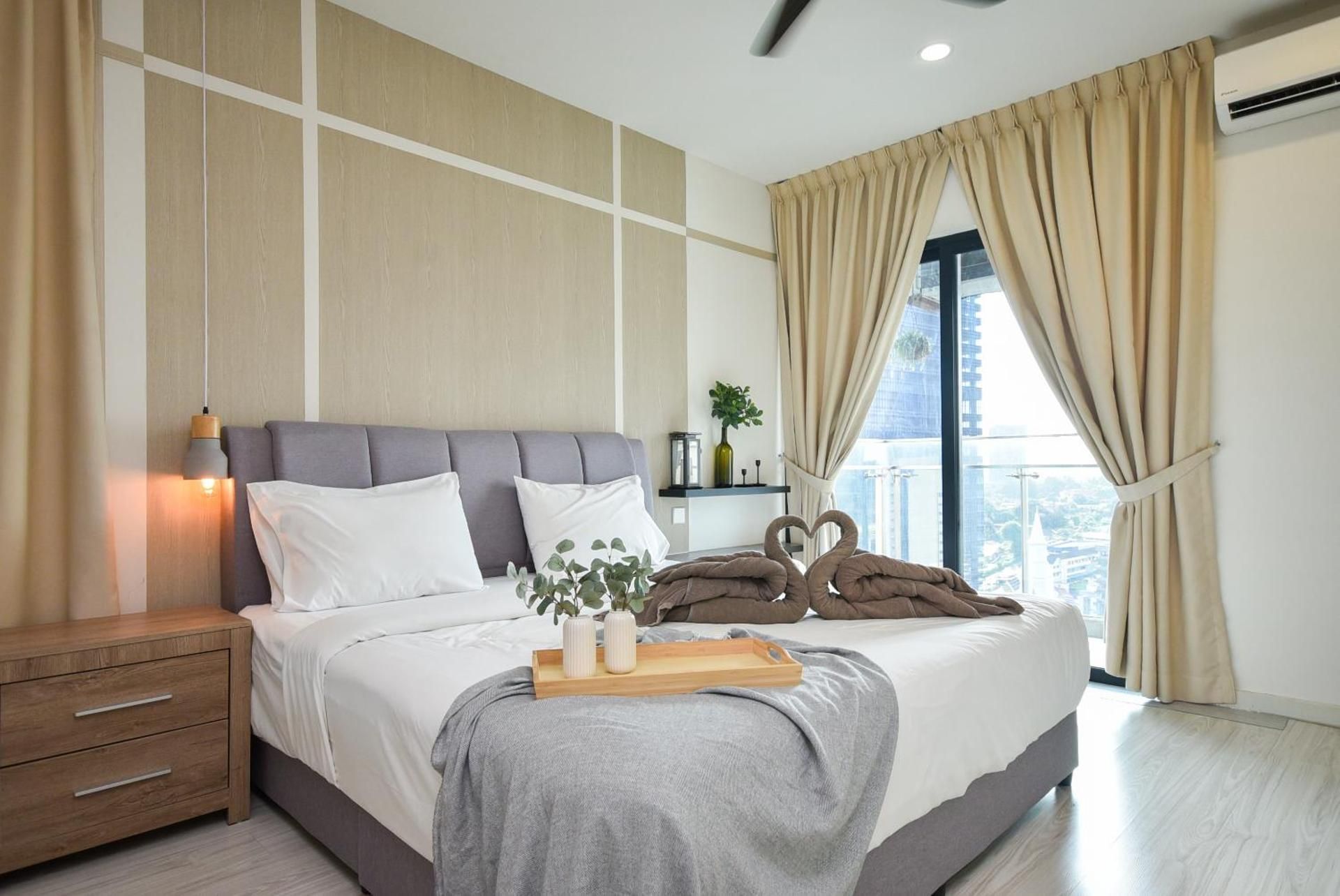 Two-Bedroom Deluxe Apartment with Balcony
