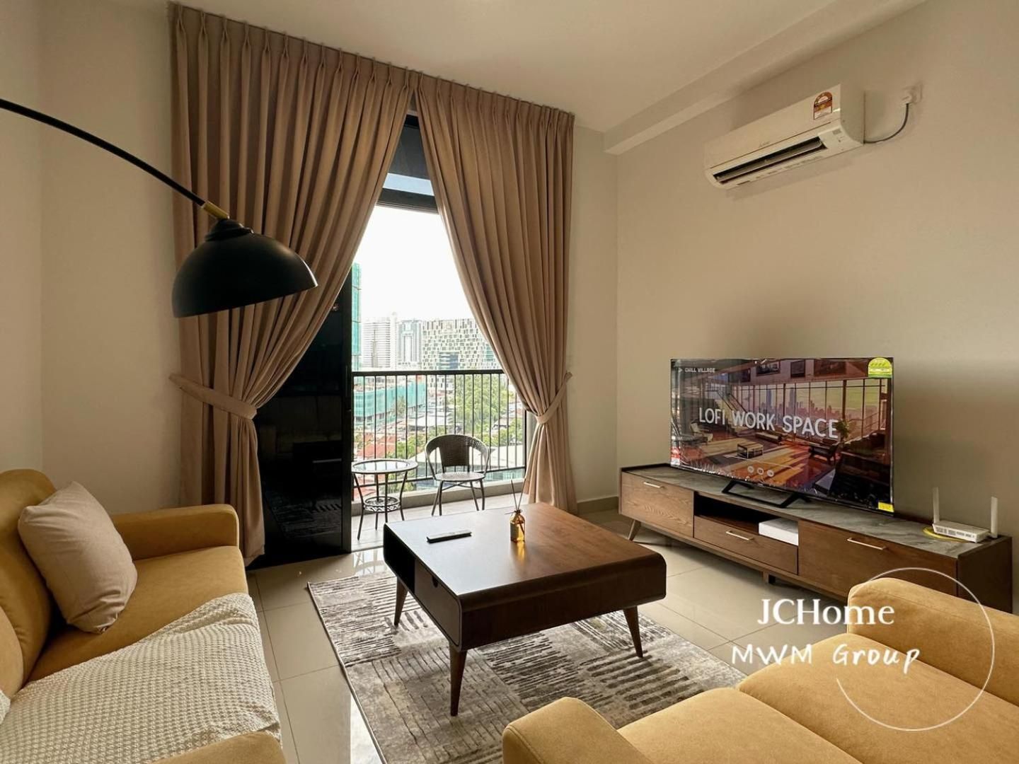 Three-Bedroom Apartment with Balcony