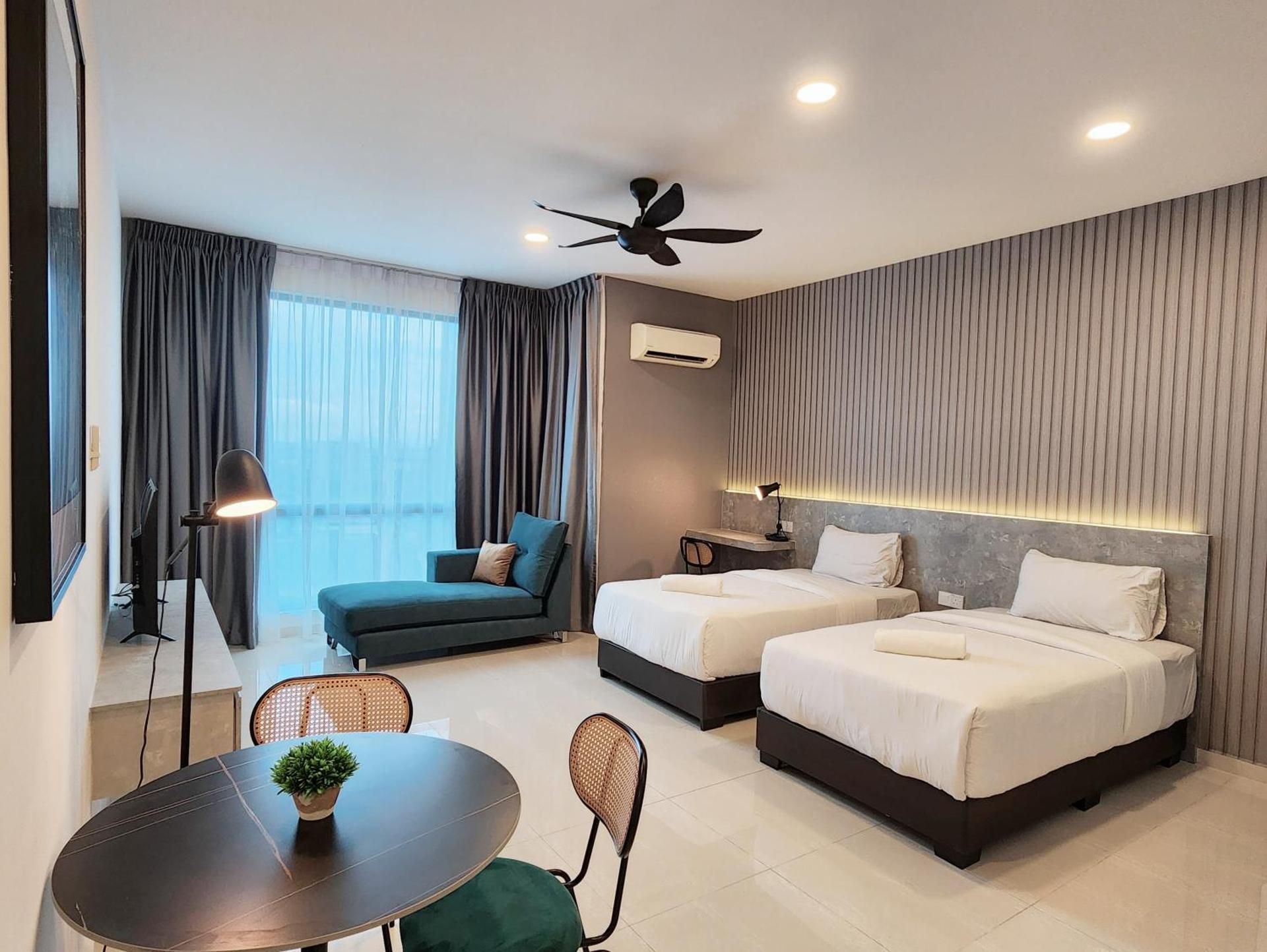 Deluxe Quadruple Room