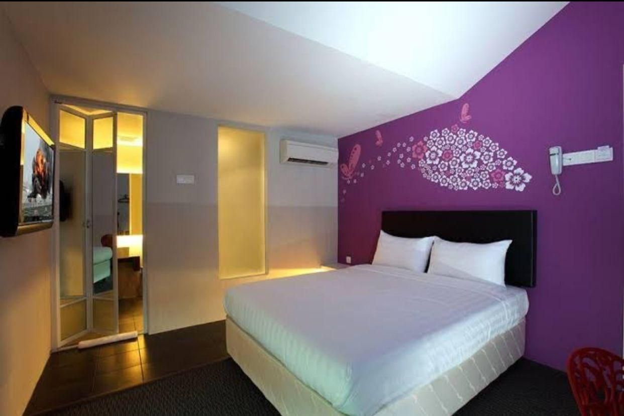 QUEEN ROOM NO WINDOW