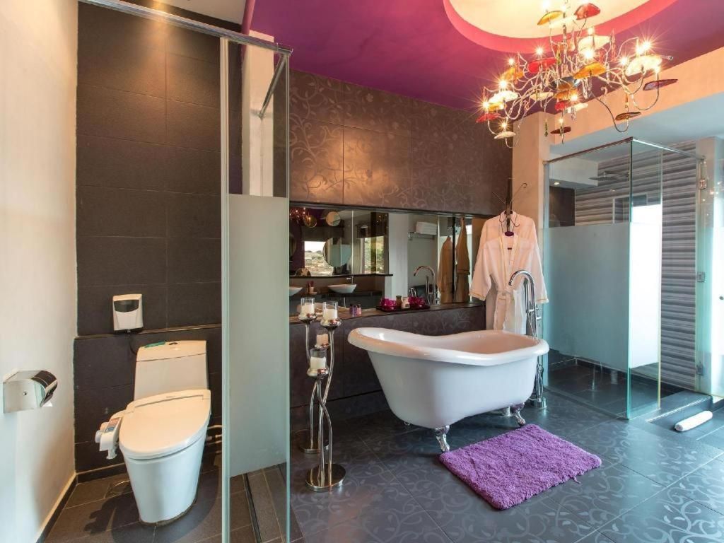 Luxury King Room