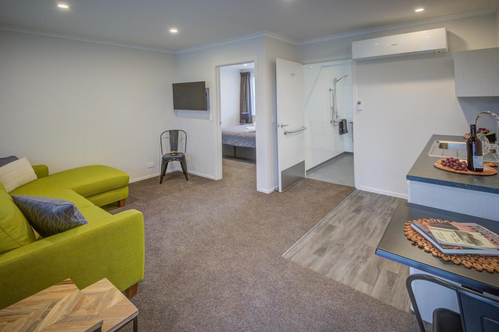 Deluxe King Suite