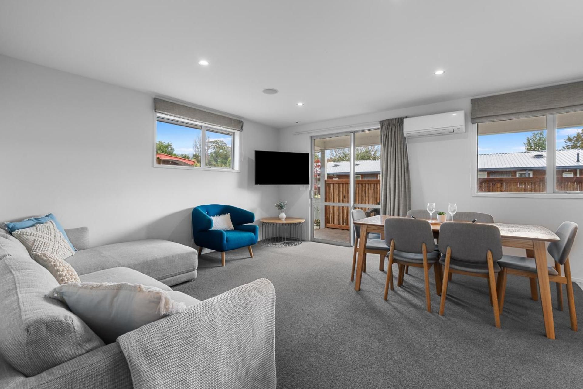 Deluxe Three-Bedroom Apartment