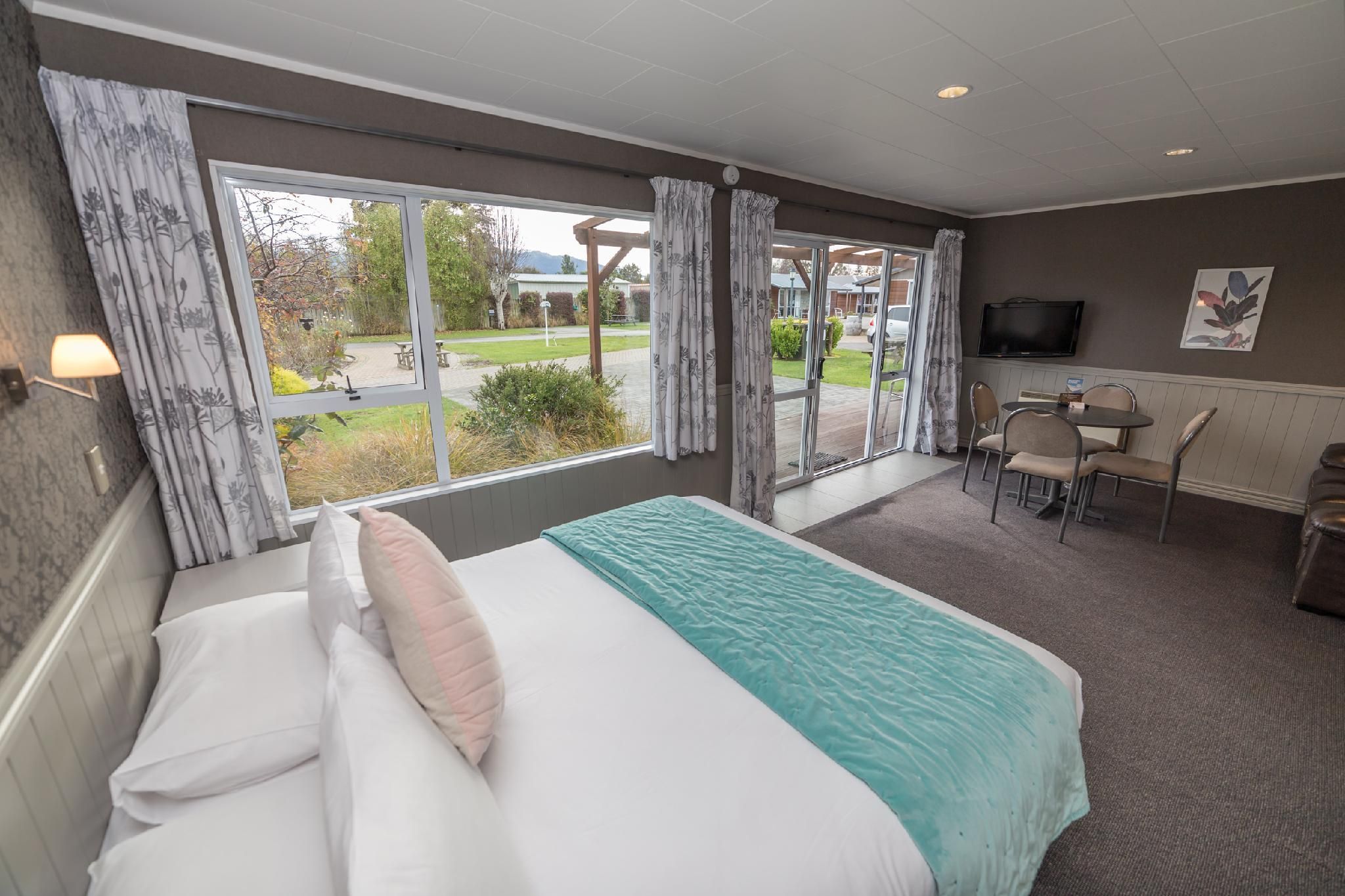 Superior King Suite