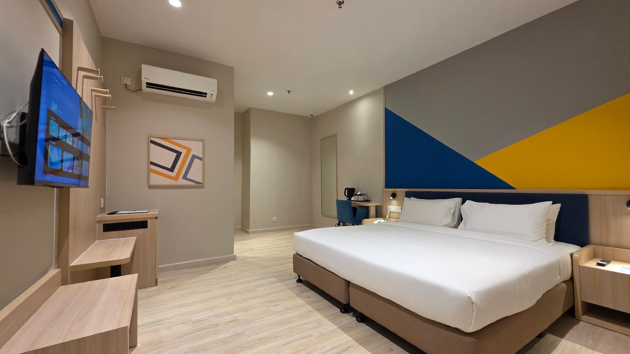 Deluxe King Room