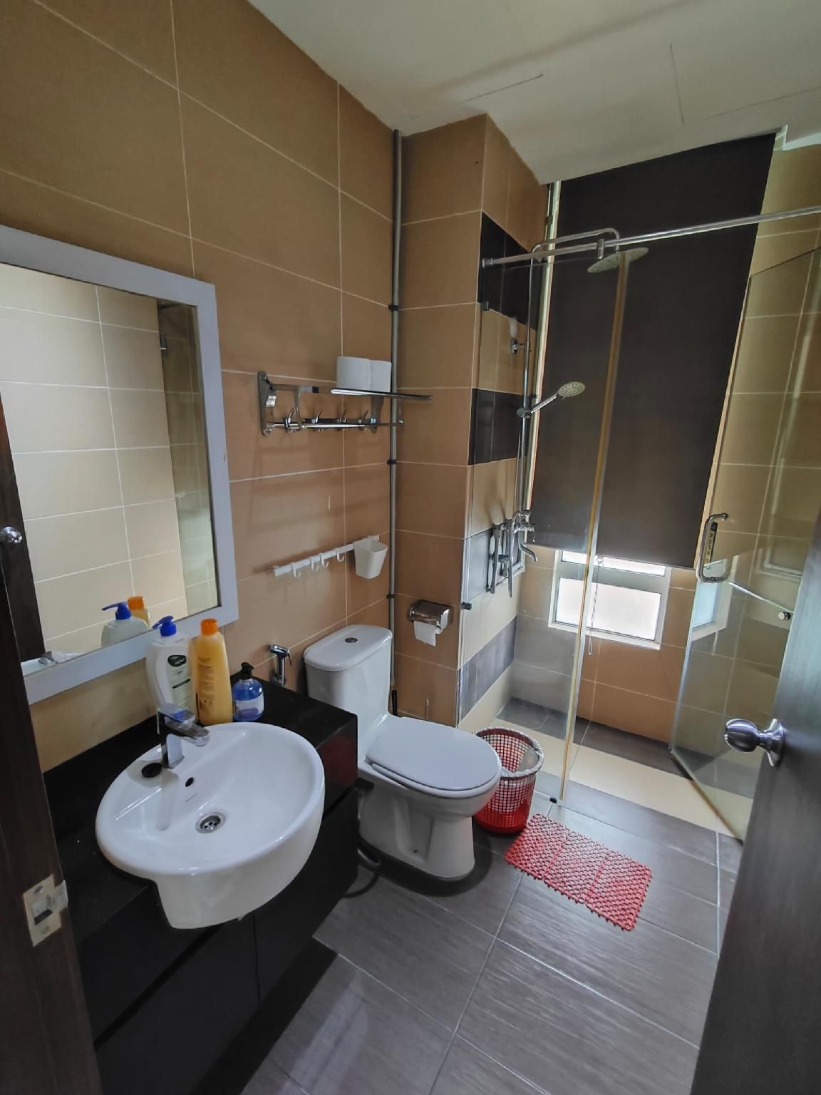 4 Bedroom, Non-Smoking
