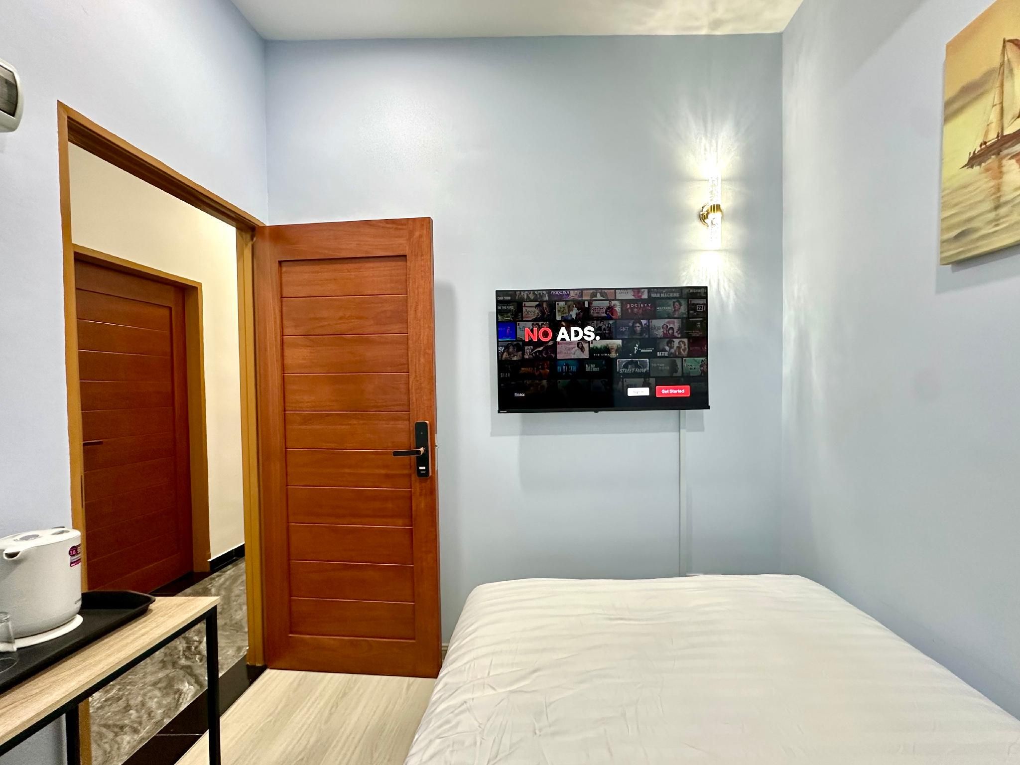 Double - Shared Bathroom