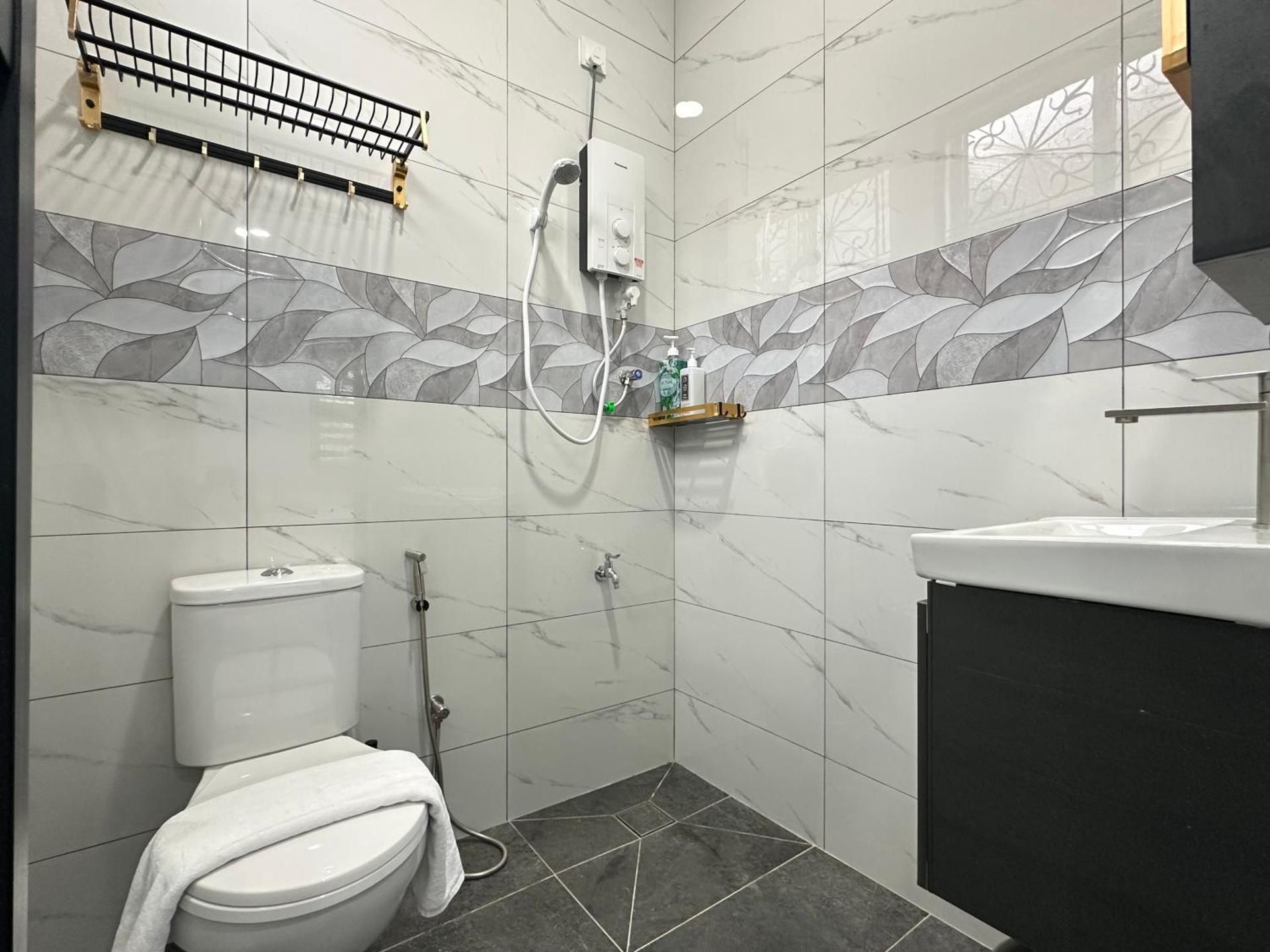 Quadruple Room with Private Bathroom
