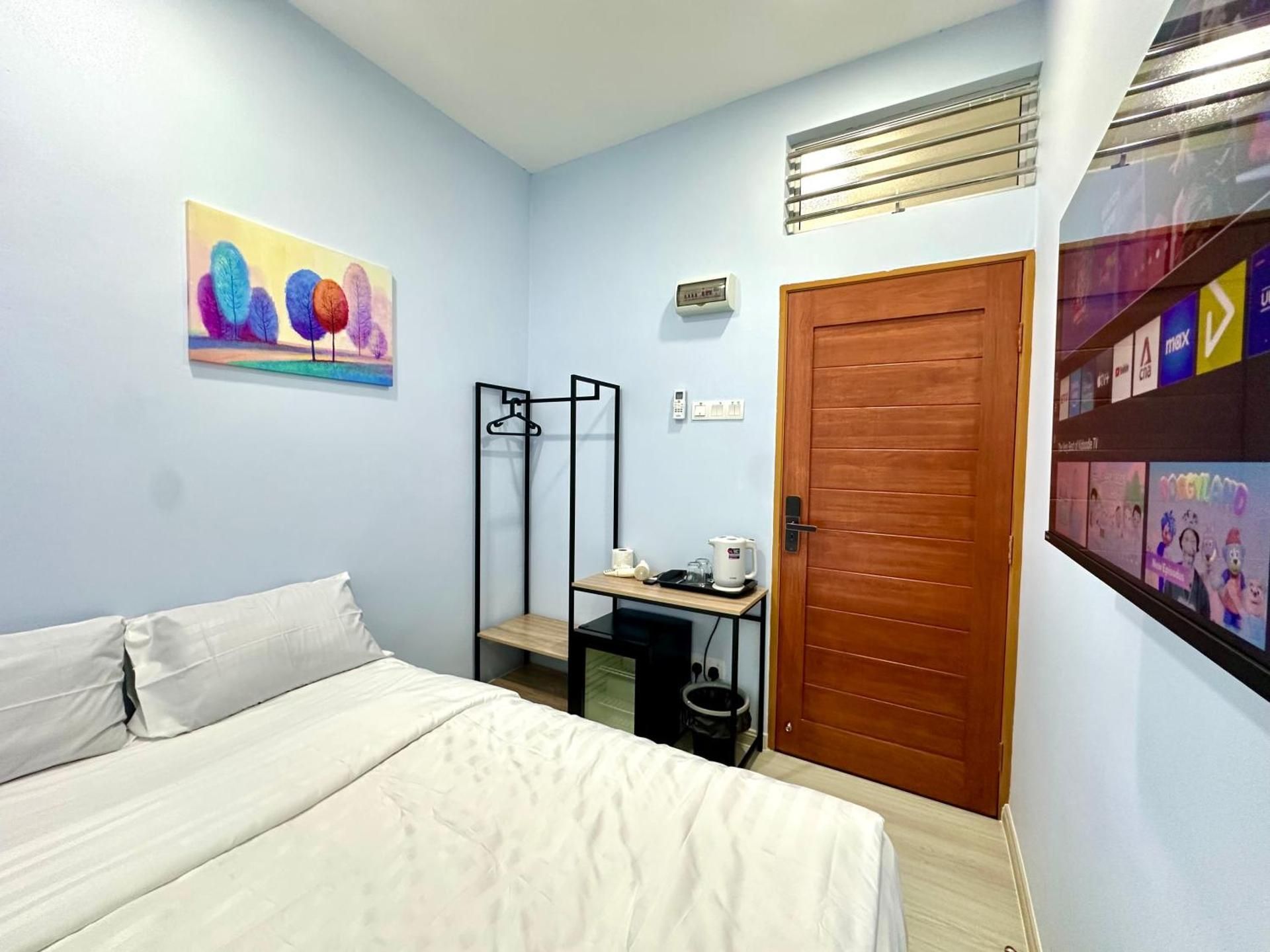Double - Shared Bathroom