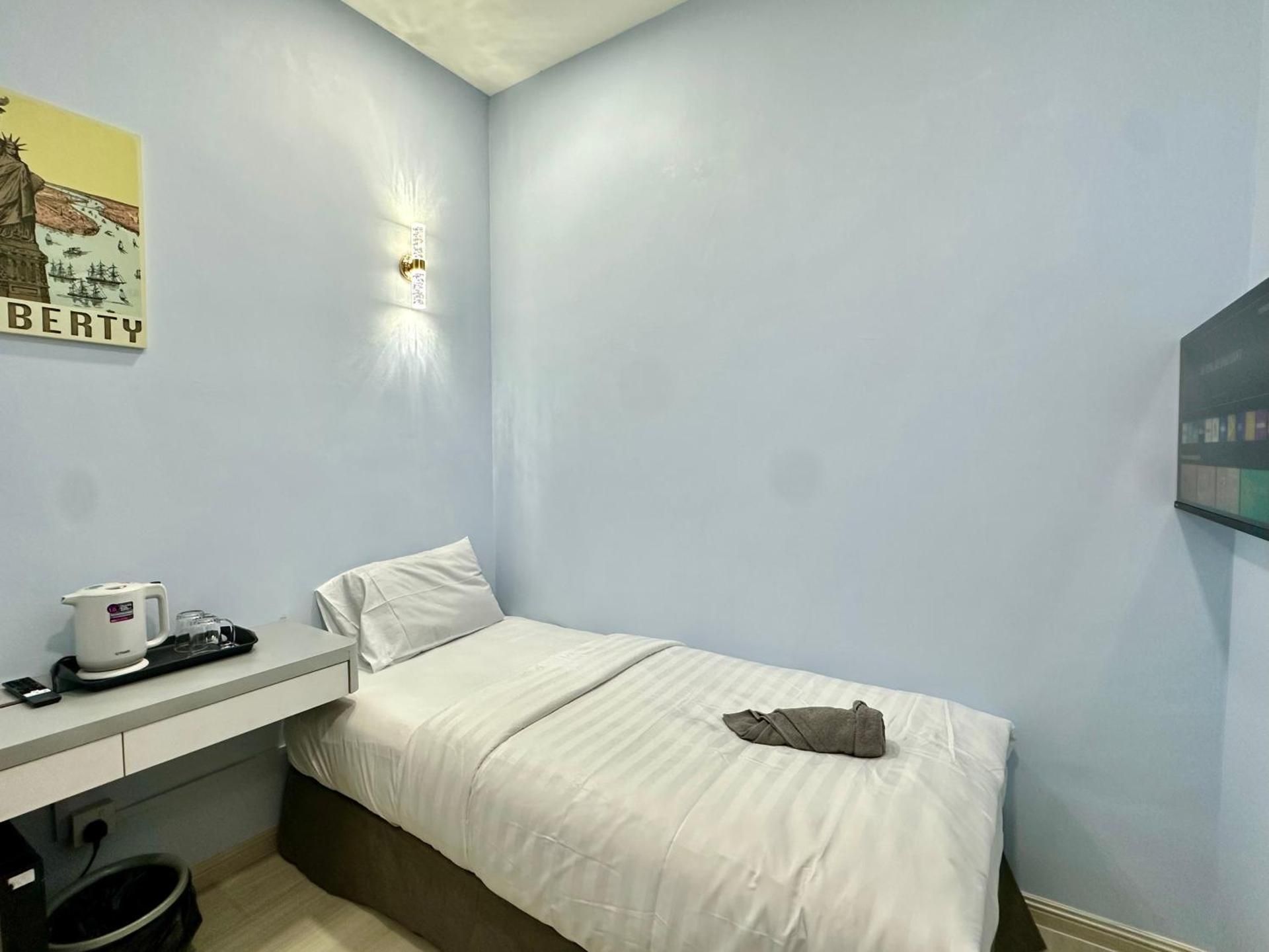 Single Room With Private Bathroom