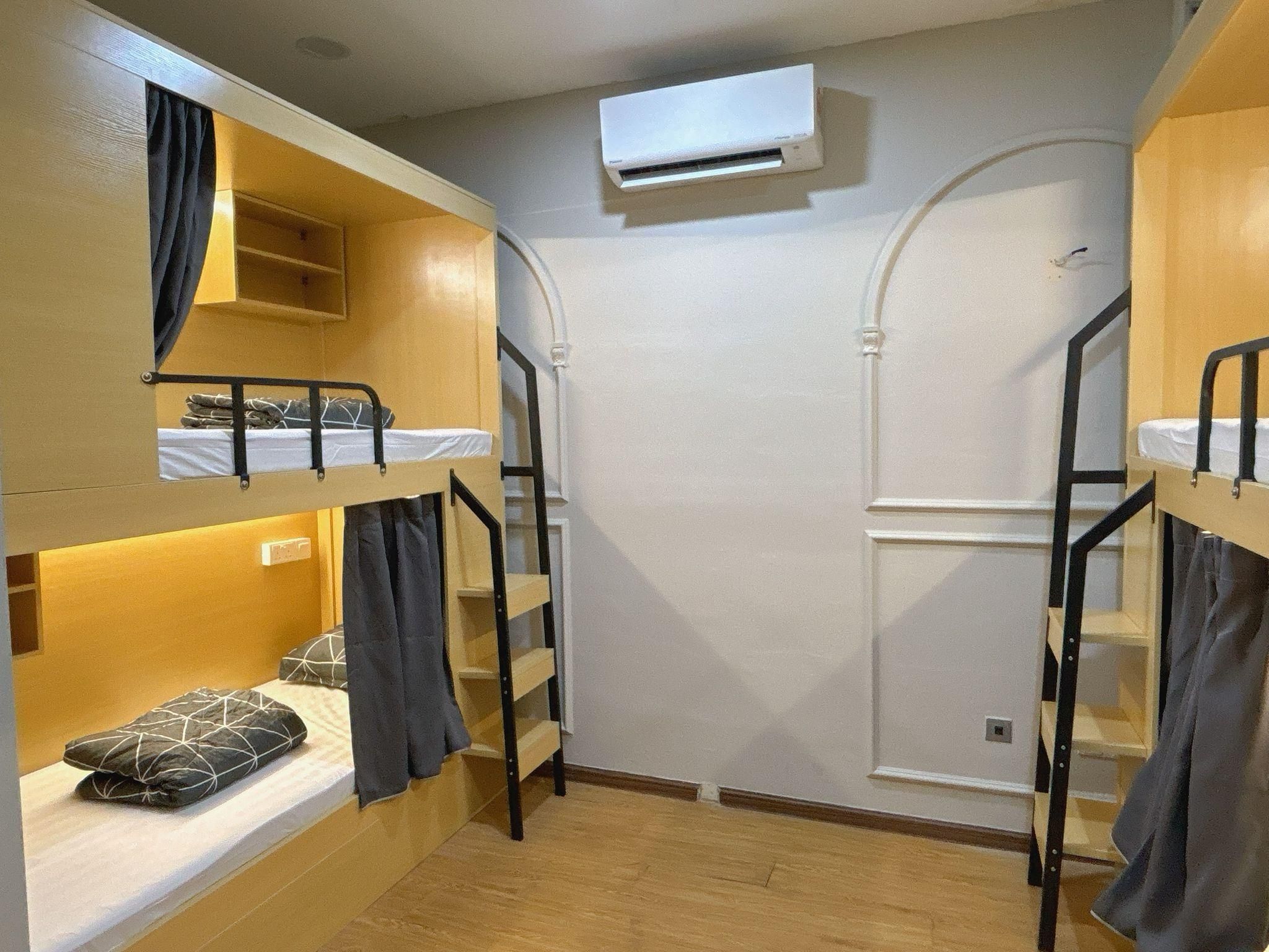 Single Capsule in Female Only Room