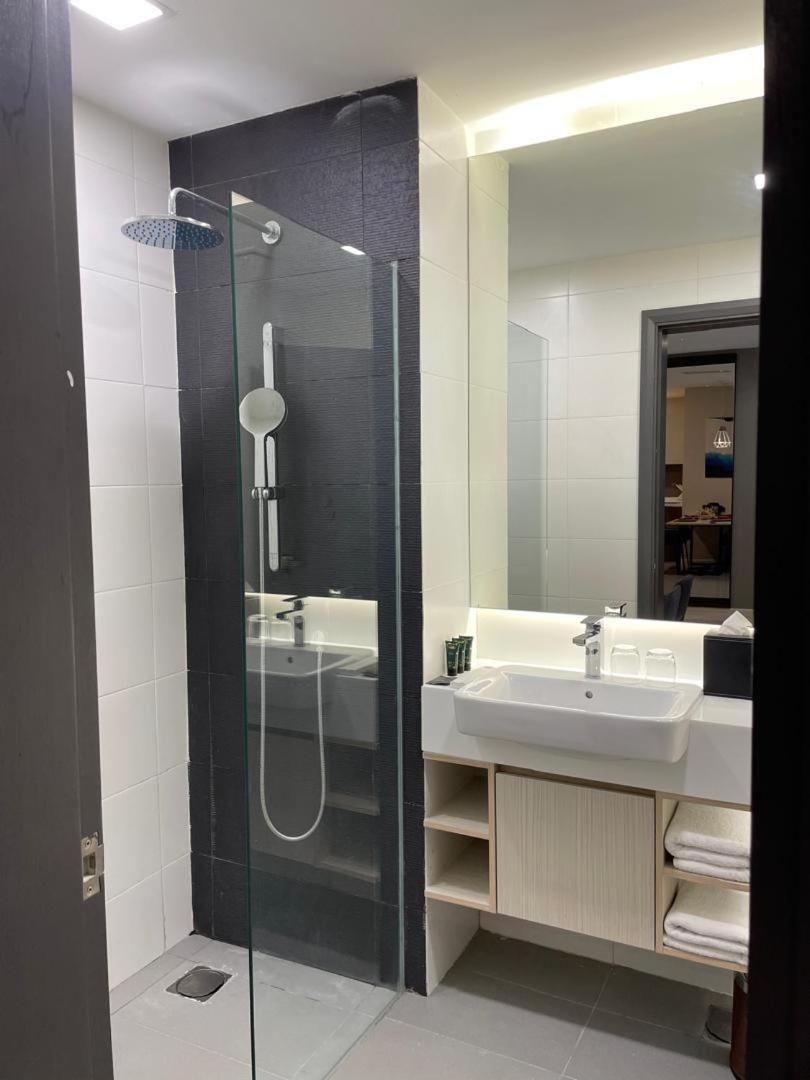 One-Bedroom Deluxe Apartment
