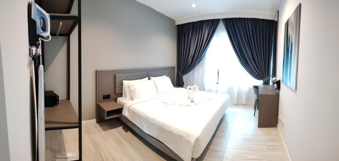 Superior One-Bedroom Apartment