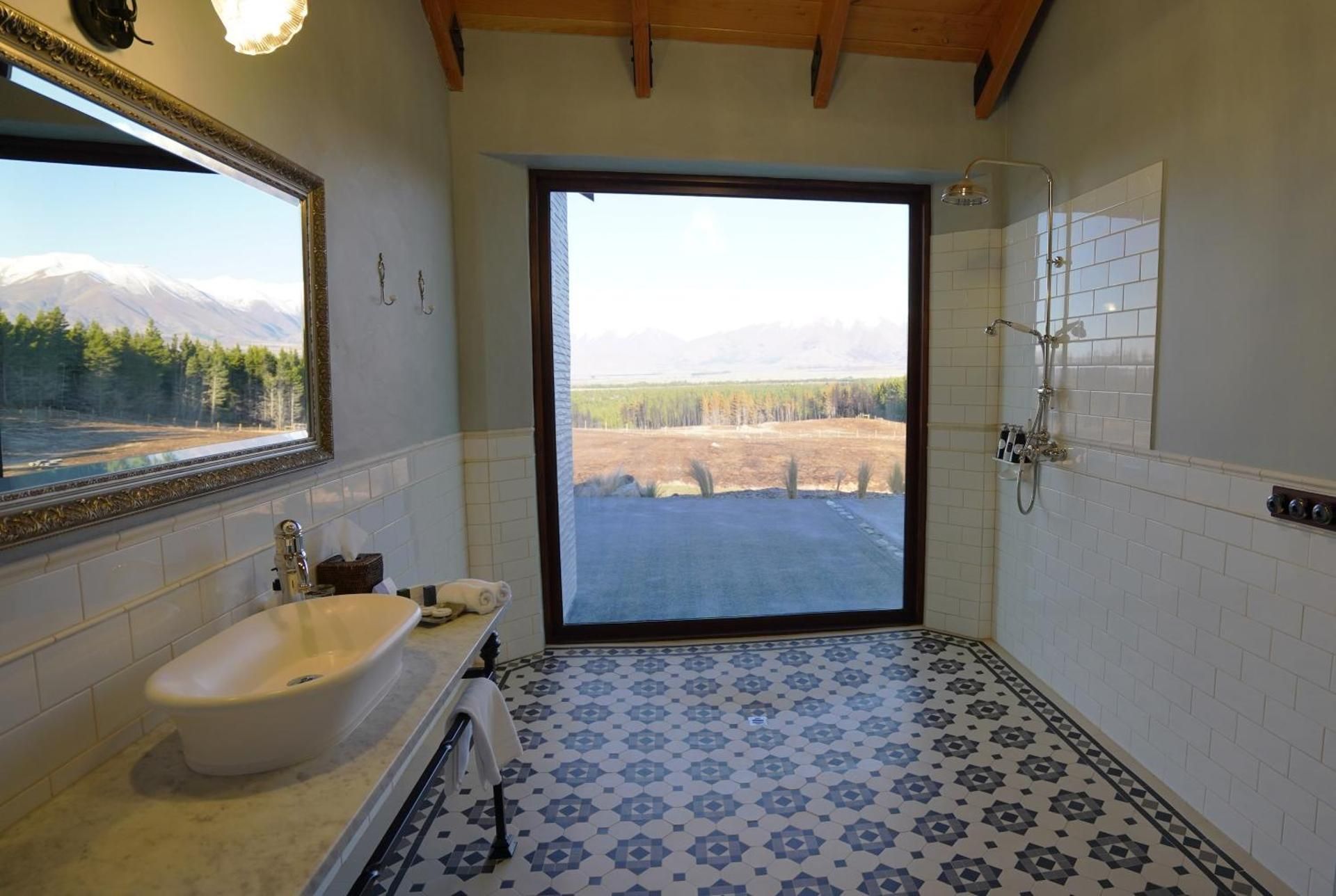 One-Bedroom Villa with Mountain View