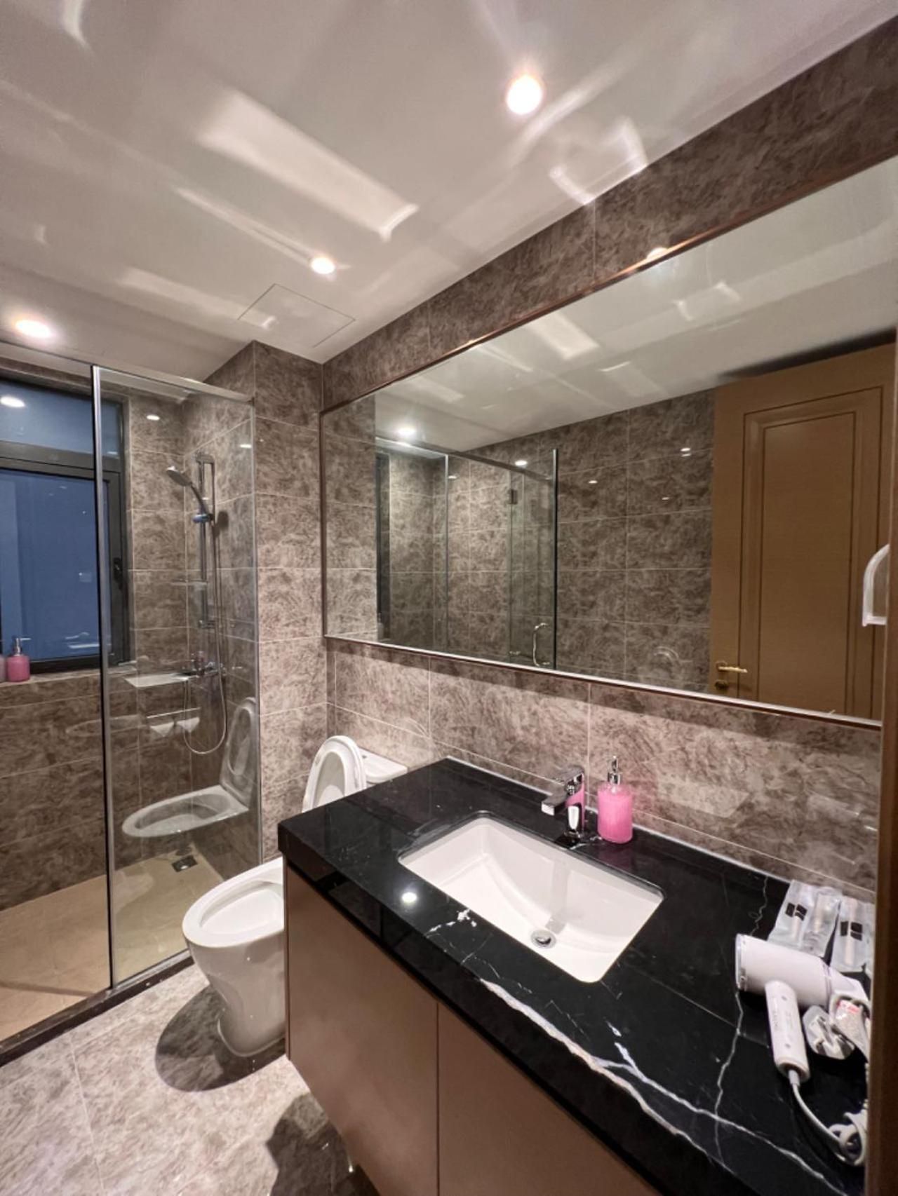 Four-Bedroom Deluxe Apartment