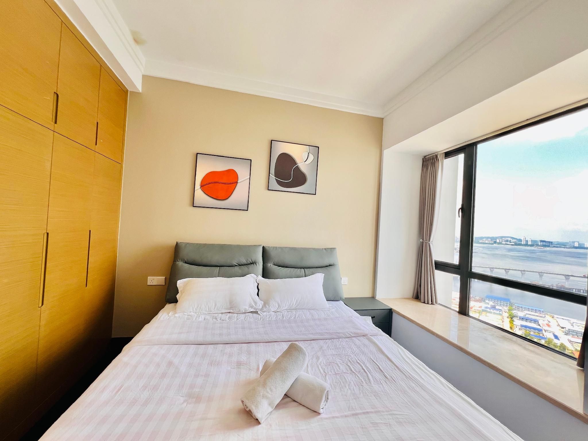 Deluxe 2-Bedroom Suite