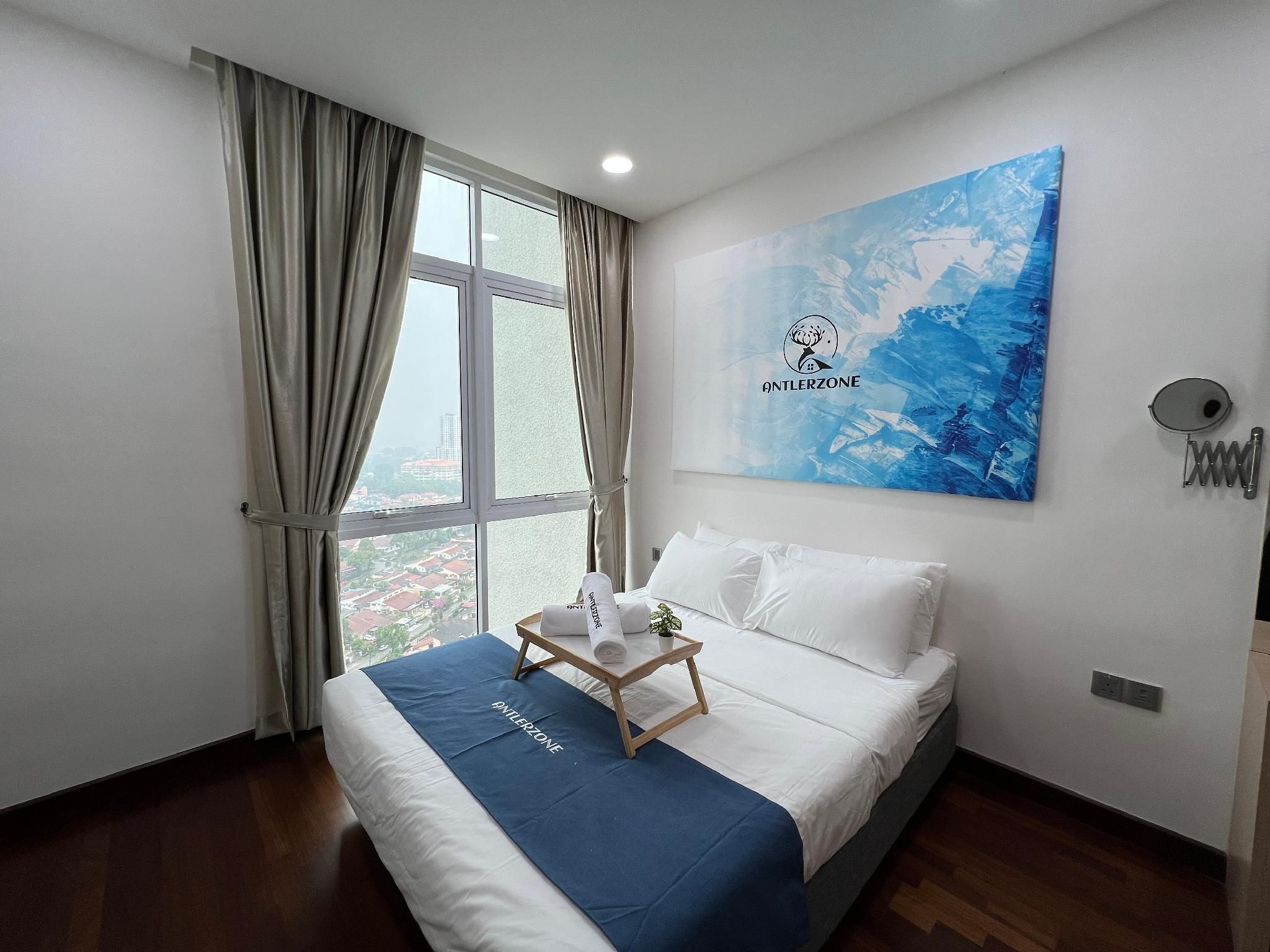 2 Bedroom Deluxe Apartment - 1 Queen, 2 Singles