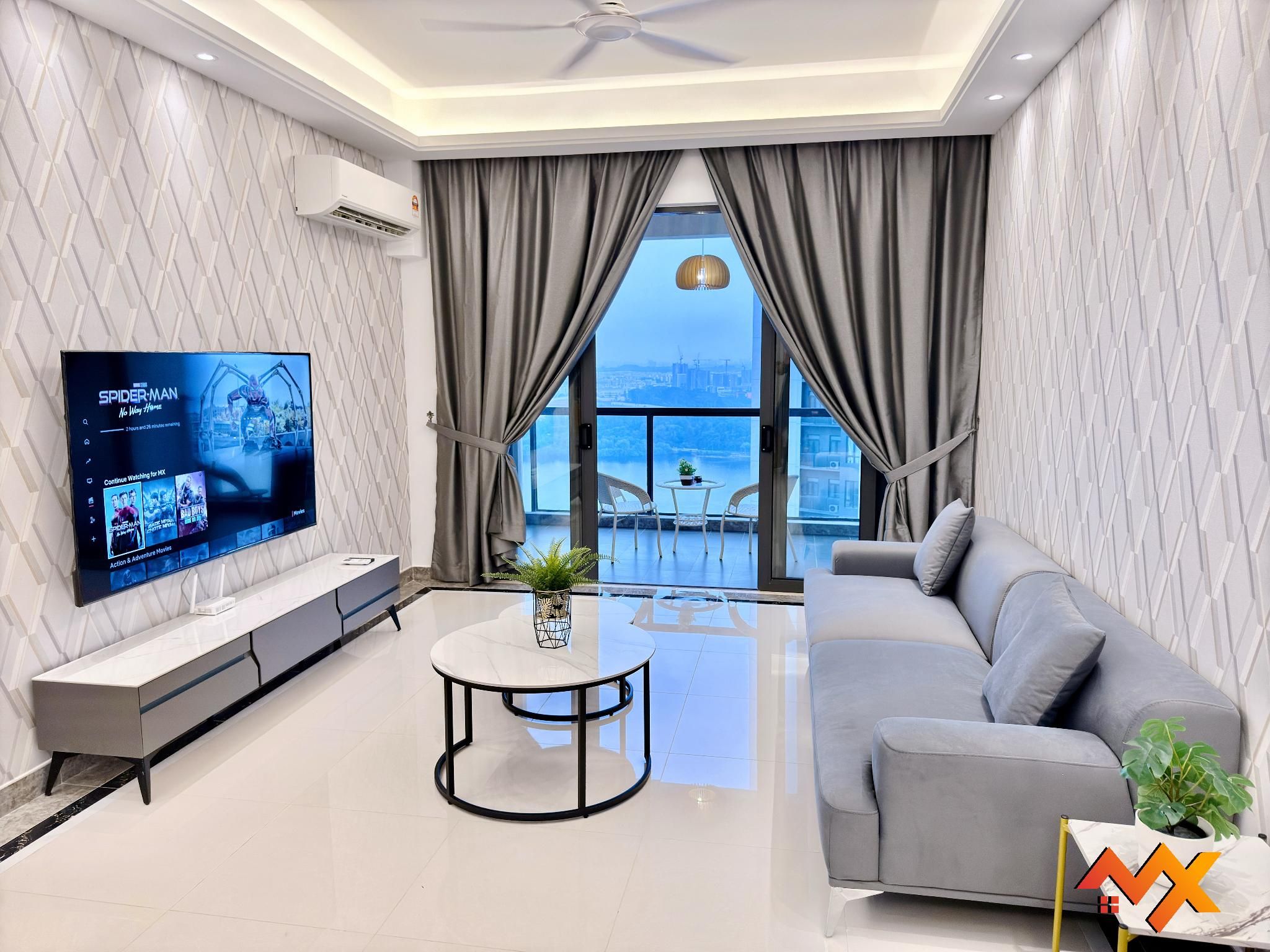 3-Bedroom Sea View Apartment - Max 12 People, Netflix, Smart TV 70-Inch
