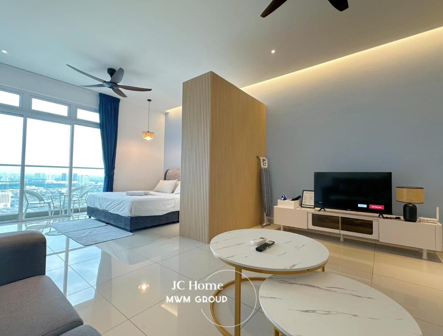 Studio Apartment with Balcony