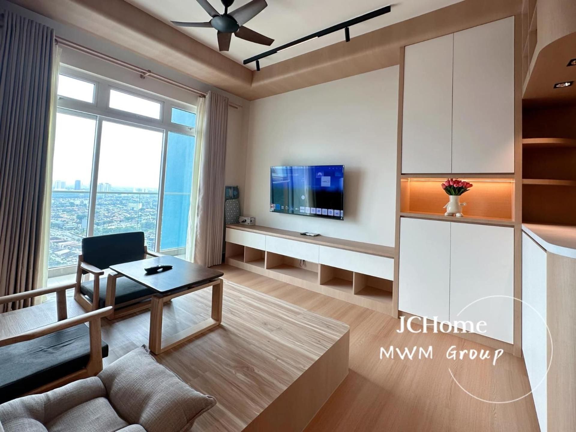 Two-Bedroom Deluxe Apartment with Balcony