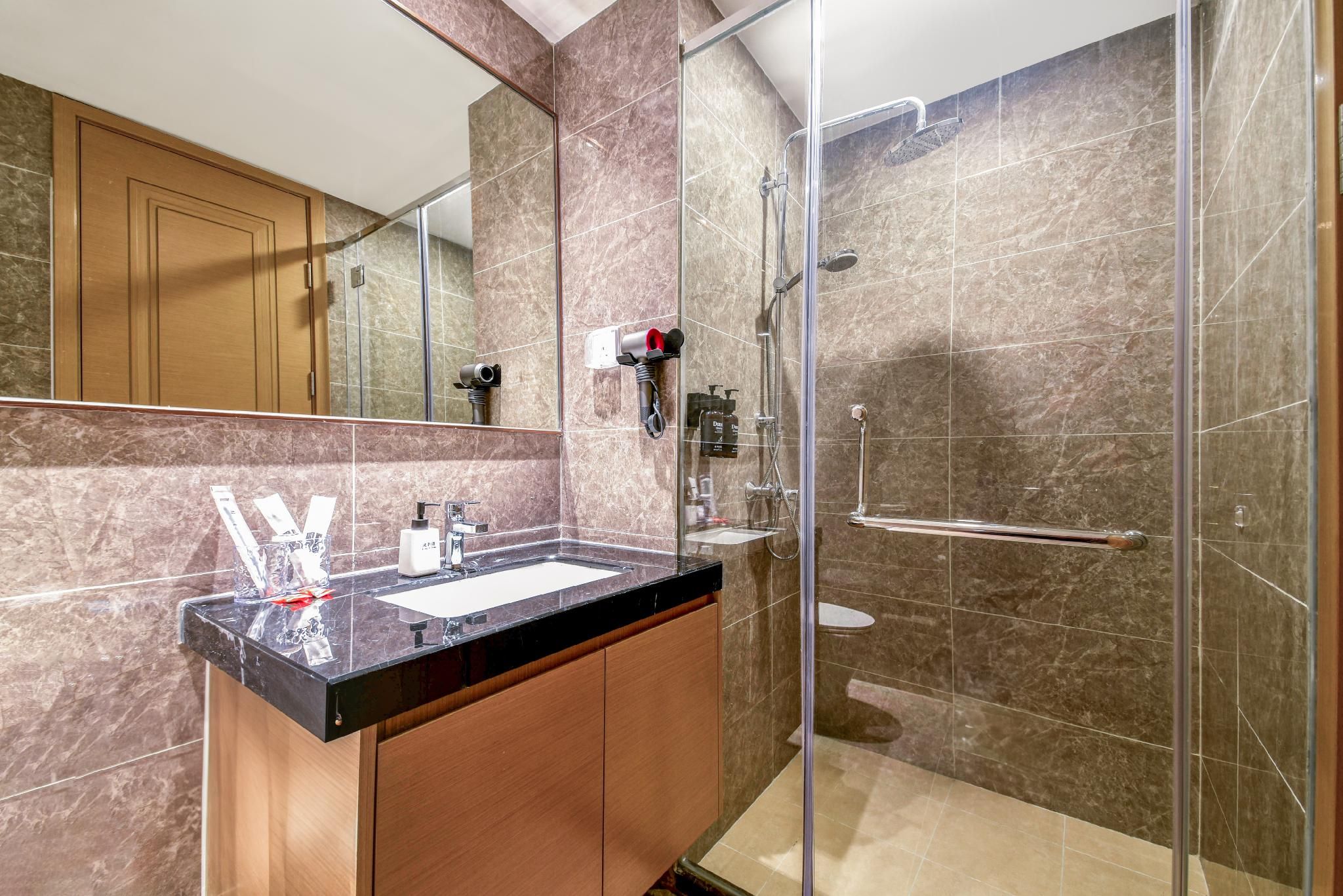 One Bedroom Bay View Suite King with Balcony