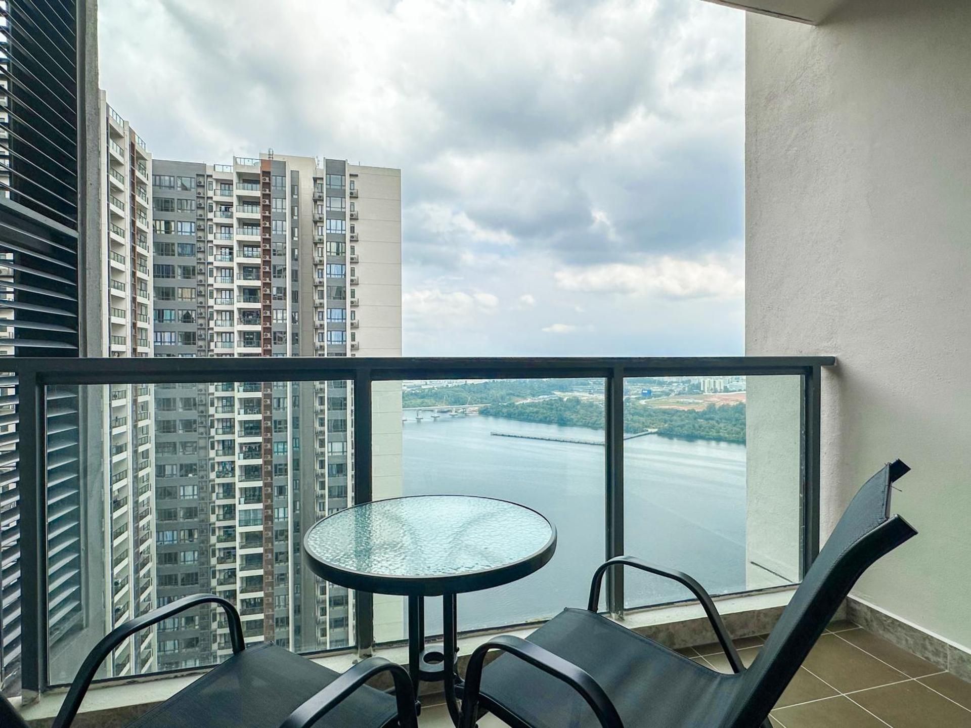 Two-Bedroom Apartment with Balcony and Sea View