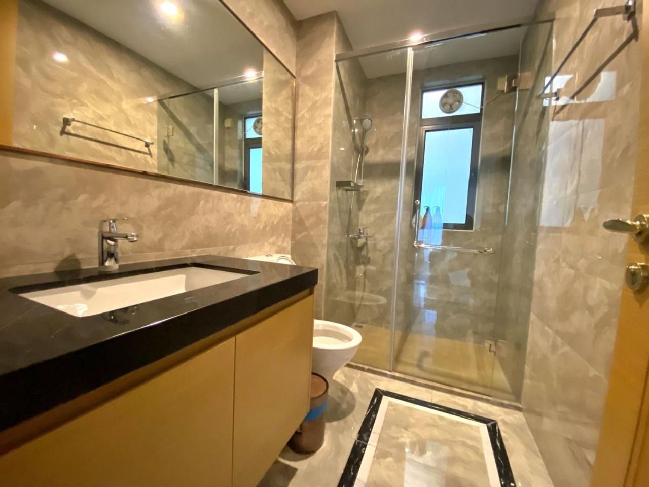 Three Bedroom Apartment with Seaview & Bathtub