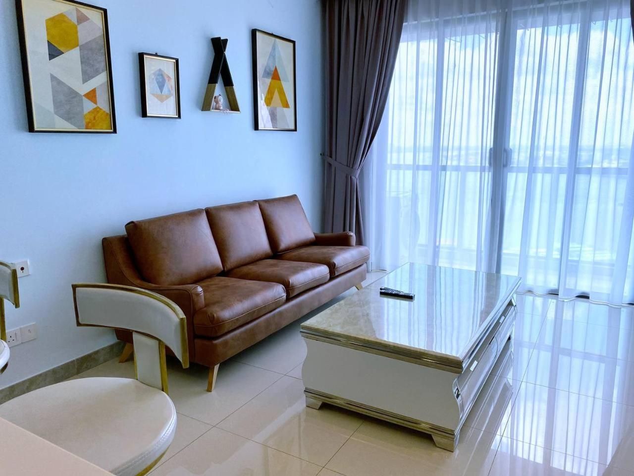 One Bedroom Apartment with Seaview