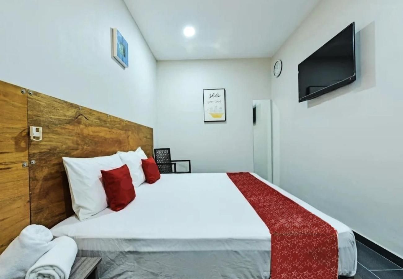 Deluxe Queen Room