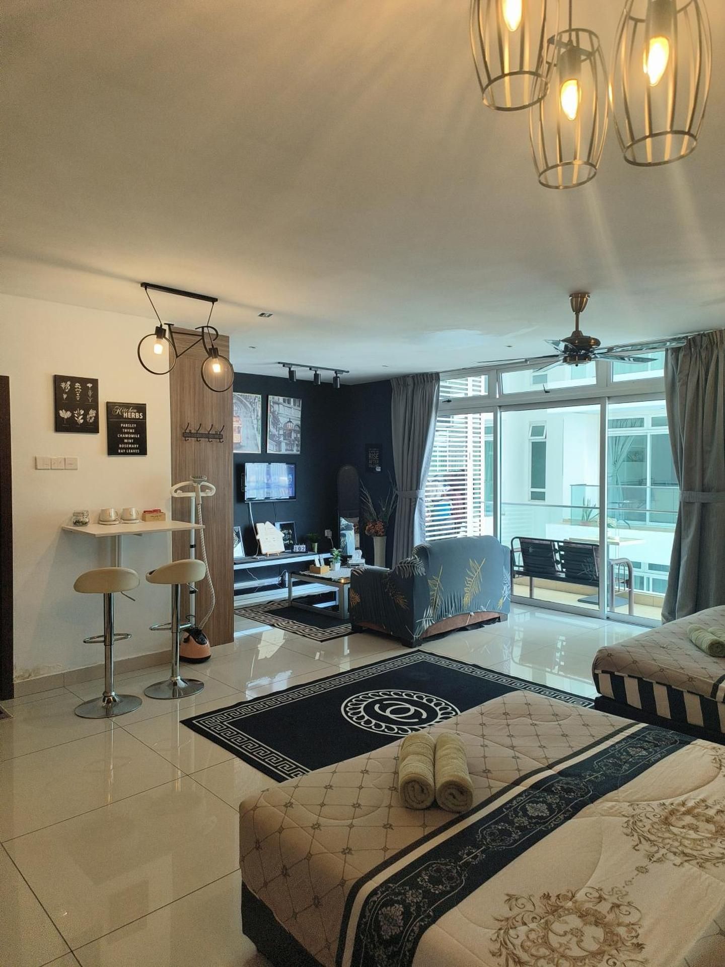 One-Bedroom Apartment