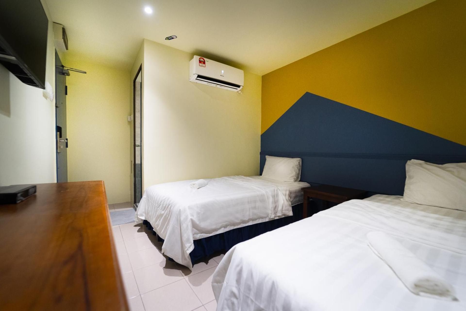 Twin Room with Shower