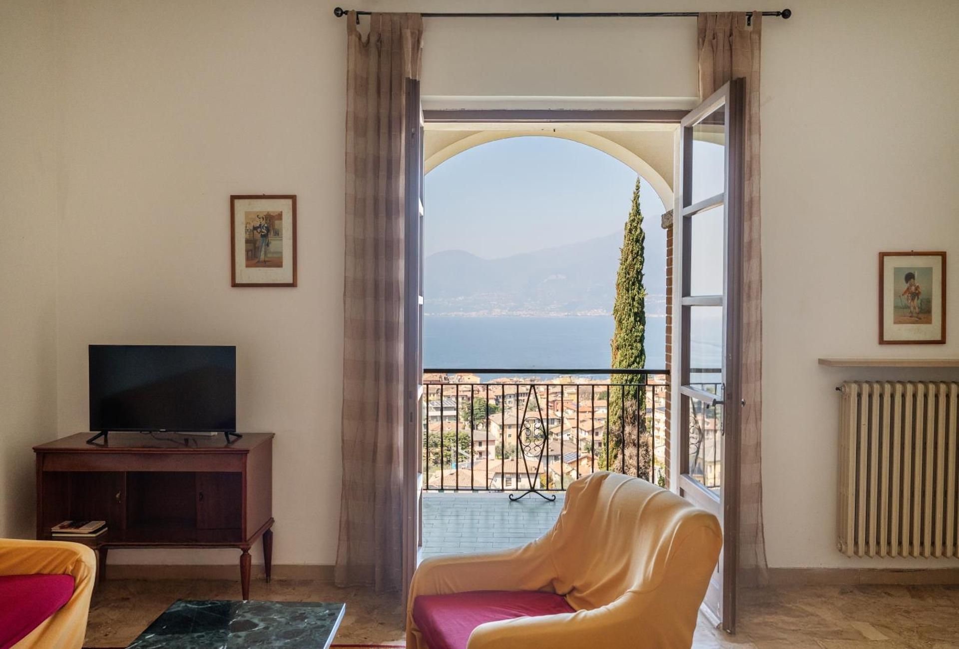 Apartment with Lake View 1