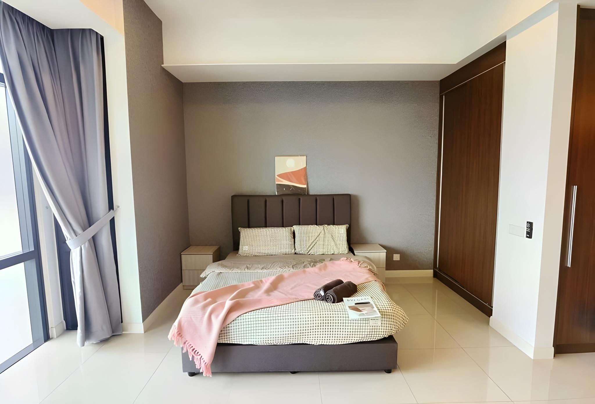 One-Bedroom Apartment / Flat