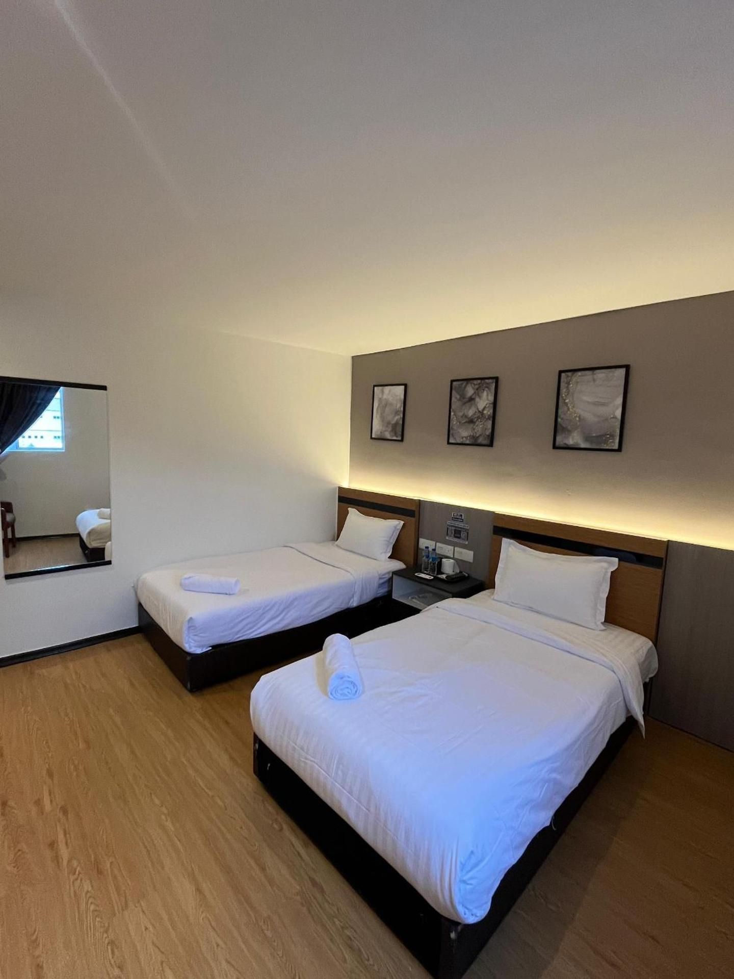 Deluxe Twin Room