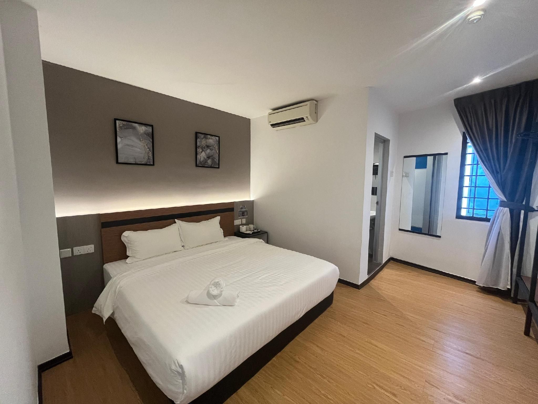 King Bedroom with Window