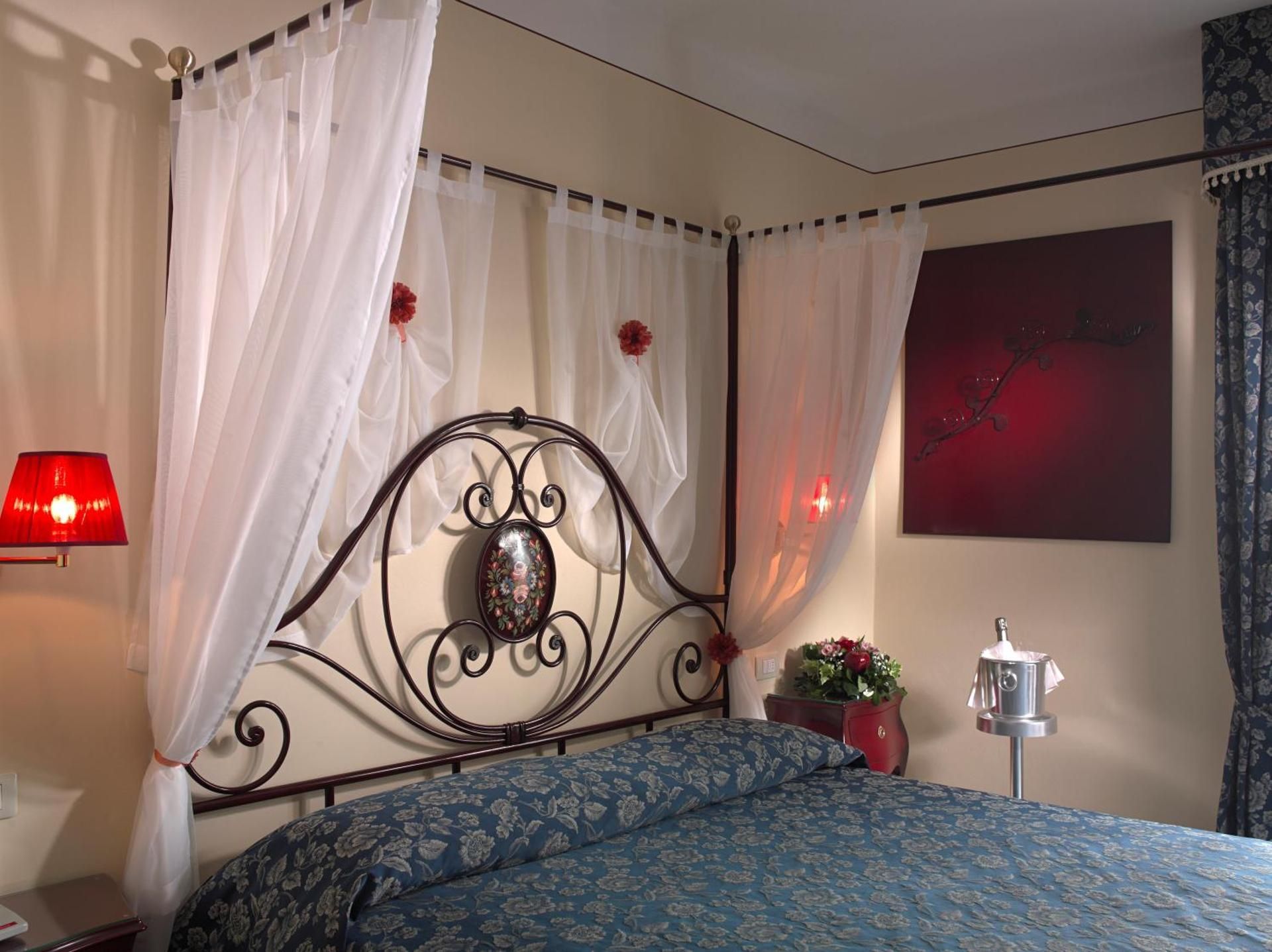Standard Double or Twin Room with Lake View