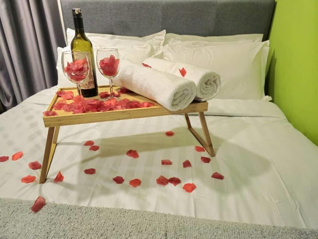 One-Bedroom Deluxe Apartment