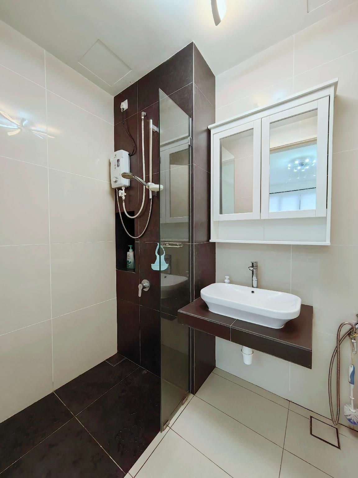 Executive Suite with Pool Access Room Only