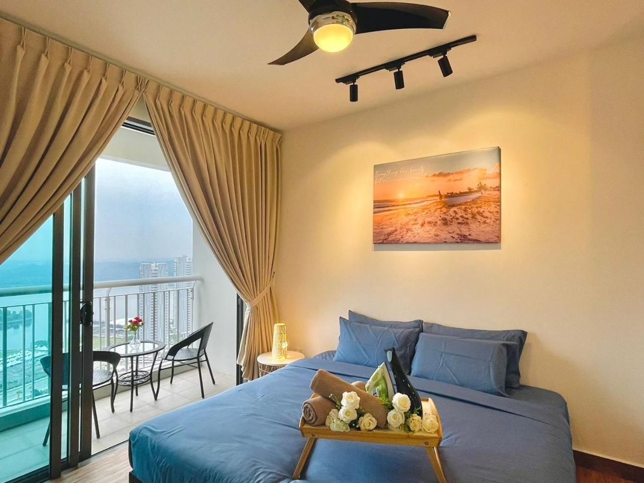 Studio Apartment with Sea View