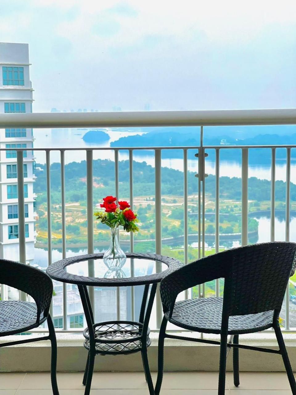 Studio Apartment with Sea View