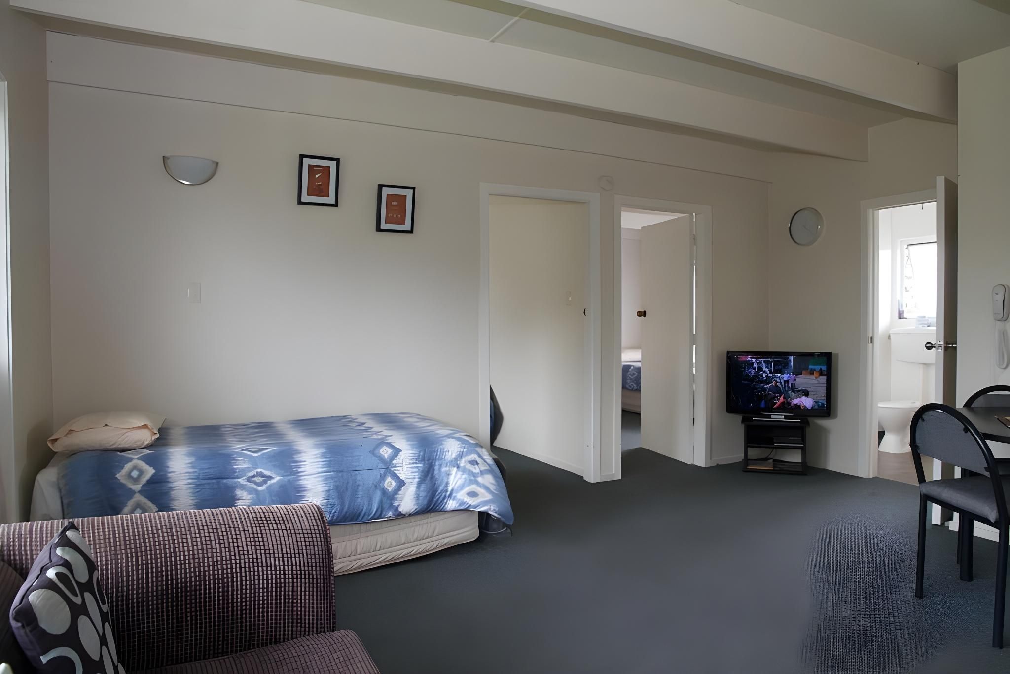 252 Beachside Motels & Holiday Park Family, 2 Bedroom Apartment 3