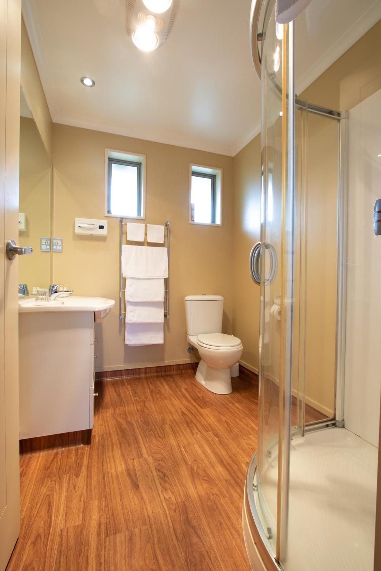 Annabelle Motel One-Bedroom Apartment