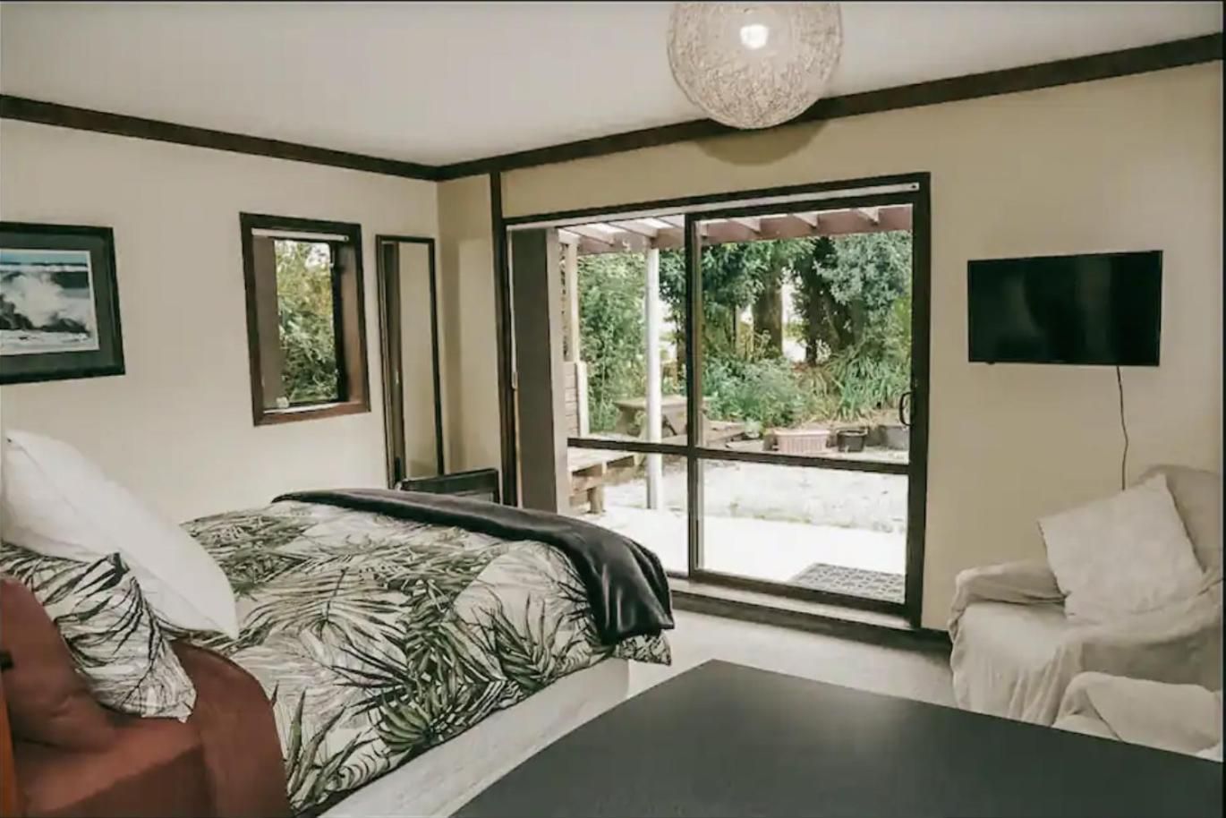 Apartment with Garden View