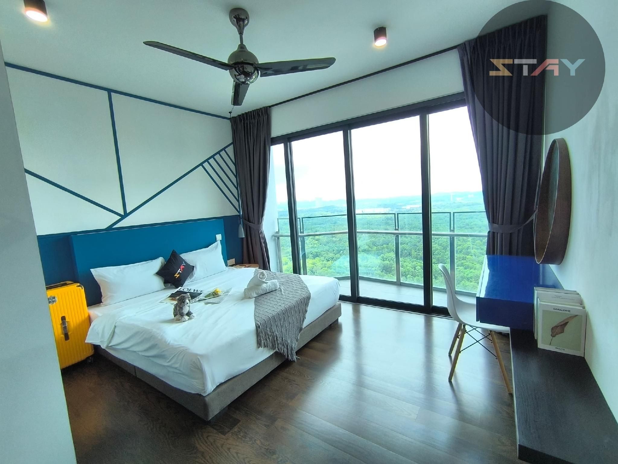 Studio Apartment with King Bed - Non-Smoking