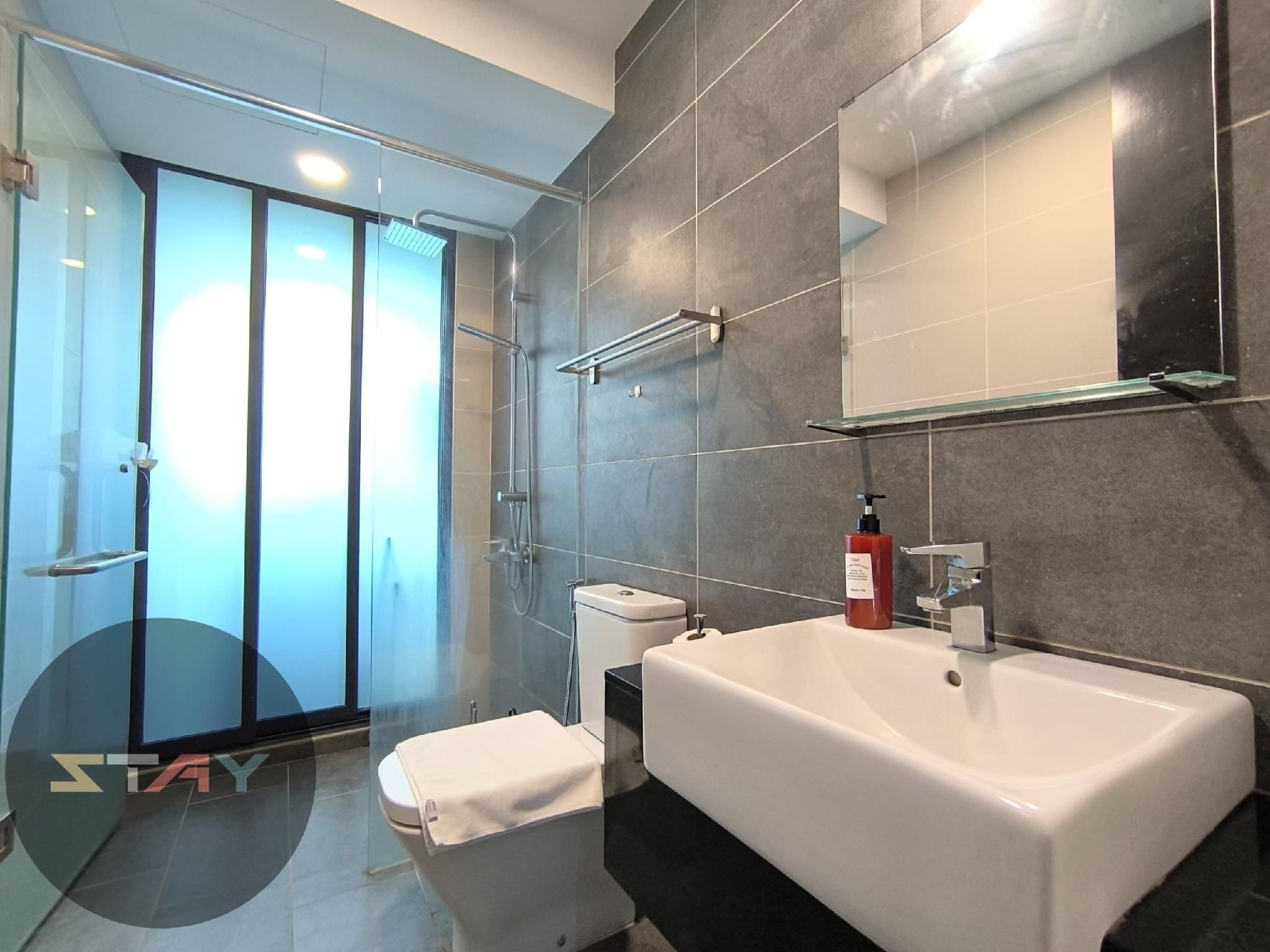 Studio Apartment with King Bed - Non-Smoking