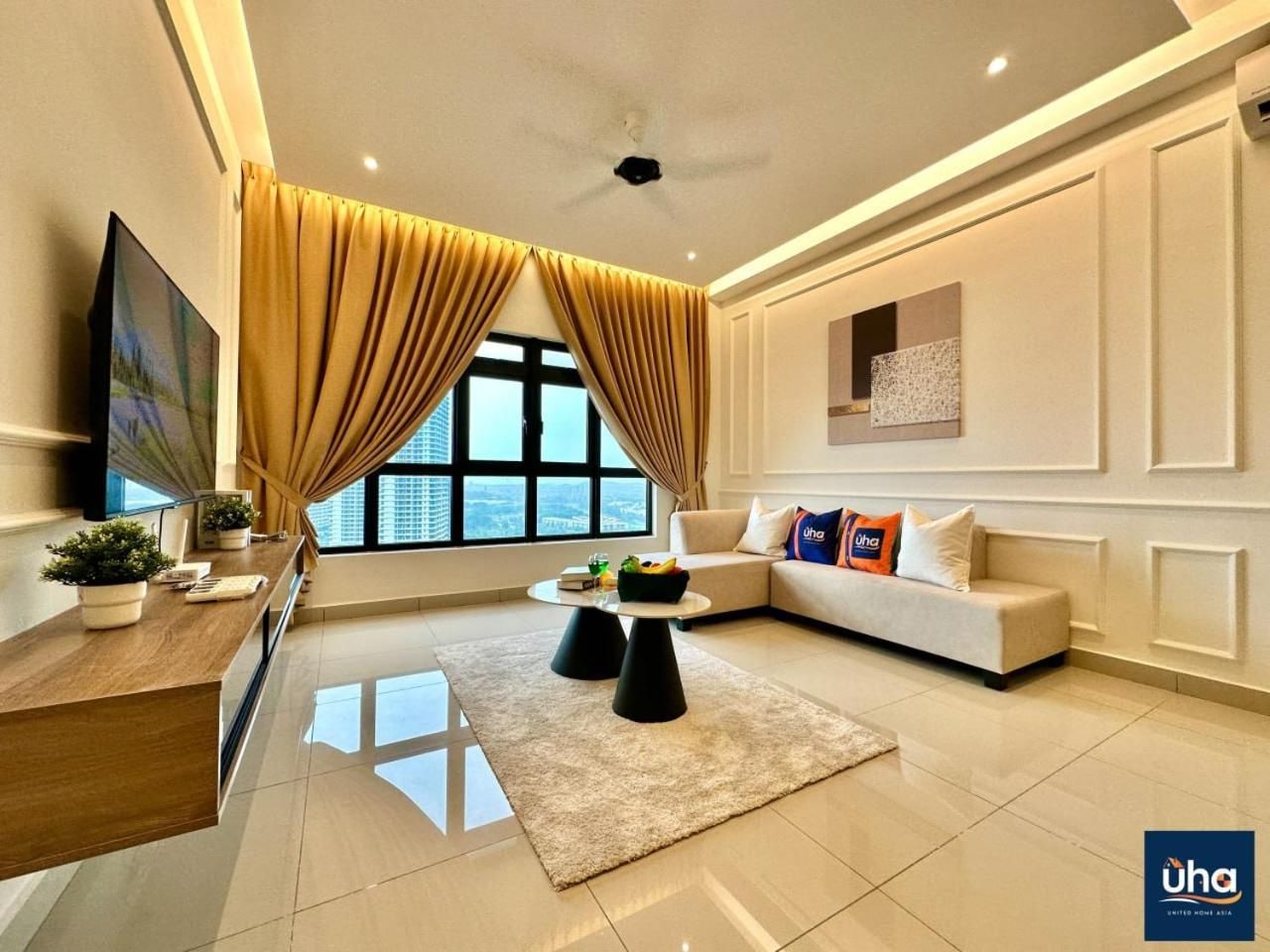 Three-Bedroom Apartment with Balcony