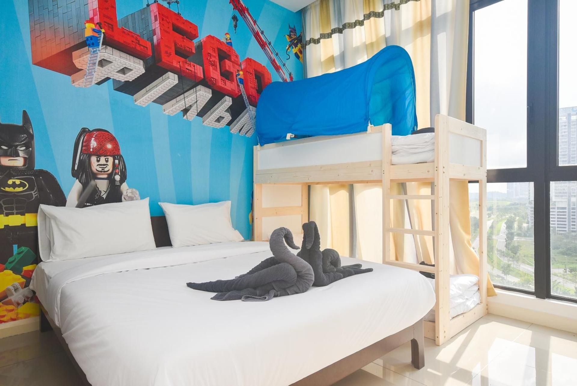 Two-Bedroom Deluxe Apartment with Balcony
