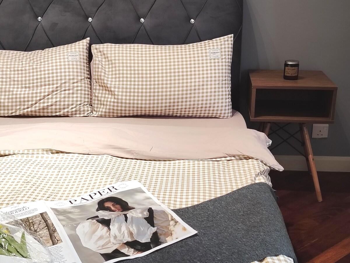 One-Bedroom Apartment / Flat