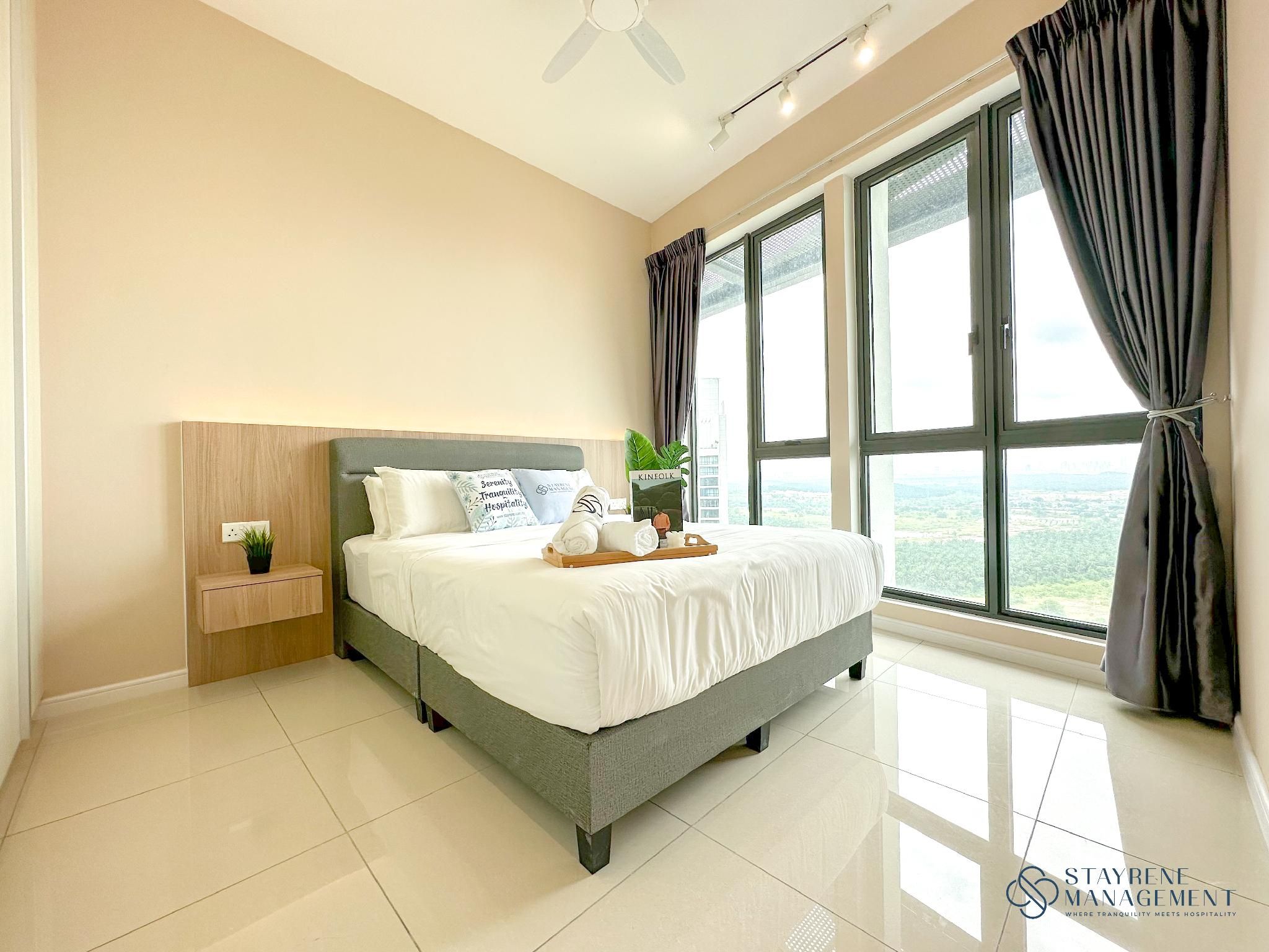 One-Bedroom Suite City View
