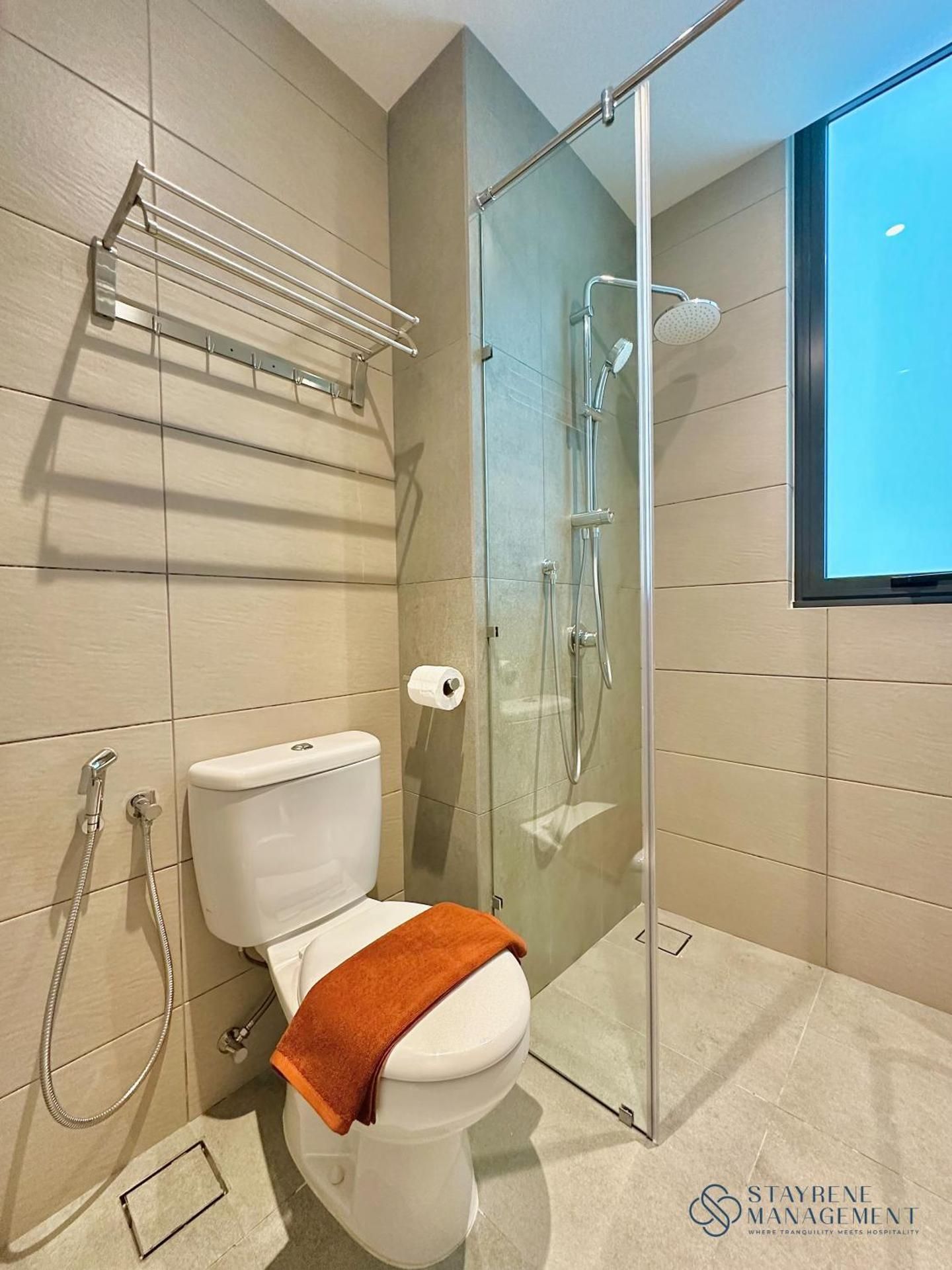 One-Bedroom Apartment with View